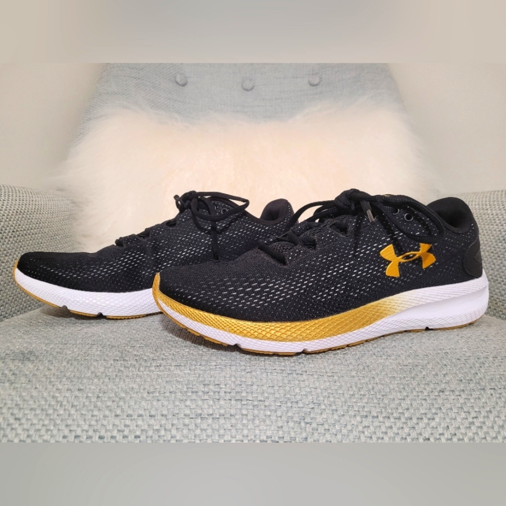 Under Armour Charged Pursuit 2 Sneakers – Women’s Size 8.5